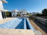 Girne'nin Çatalköy bölgesinde özel havuzlu 4+1 villa!