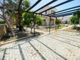 Girne'nin Esentepe bölgesinde ortak havuzlu 2 adet satılık 3+1 villa!
