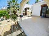 Girne'nin Esentepe bölgesinde ortak havuzlu 2 adet satılık 3+1 villa!