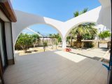 Girne'nin Esentepe bölgesinde ortak havuzlu 2 adet satılık 3+1 villa!