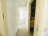 Girne'nin merkezinde ticari izinli deniz manzaralı satılık 2+1!