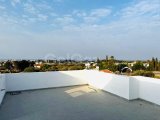 Girne'nin Lapta bölgesinde havuzlu sitede satılık 1+1 daire!