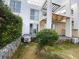 TATLISU'DA, HAVUZ KENARINDA, ŞIK, 2 YATAK ODALI, 1 BANYOLU, BAHÇELI DAIRE, FIYATLA, TESIS BÜNYESINDE ÇEŞITLI OLANAKLARLA BIRLIKTE