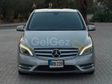 MERCEDES B180 2013