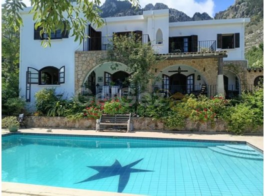 Satılık Villa-Karşıyaka, Girne