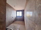 BOĞAZTEPE'NİN GÜZEL BÖLGESİNDE YENİ İNŞA EDİLMİŞ LÜKS TAŞ TARZI 3 YATAK ODALI BUNGALOV