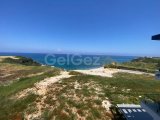 KUCUK ERENKÖY'DE, DENIZ MANZARALI, 3 YATAK ODALI, 2 BANYOLU, ÇATI KATINDA JAKUZILI, BARBEKÜLÜ VE ORTAK HAVUZLU ÇATI KATI DAIRESI