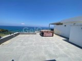 KUCUK ERENKÖY'DE, DENIZ MANZARALI, 3 YATAK ODALI, 2 BANYOLU, ÇATI KATINDA JAKUZILI, BARBEKÜLÜ VE ORTAK HAVUZLU ÇATI KATI DAIRESI