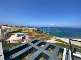 KUCUK ERENKÖY'DE, DENIZ MANZARALI, 3 YATAK ODALI, 2 BANYOLU, ÇATI KATINDA JAKUZILI, BARBEKÜLÜ VE ORTAK HAVUZLU ÇATI KATI DAIRESI