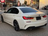 2022 BMW 3.20i M SPORT