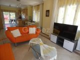 Alsancak’ta Tertemiz, 2 Yatak Odalı, 2 Banyolu Yarı Müstakil Villa £235,000