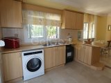 Alsancak’ta Tertemiz, 2 Yatak Odalı, 2 Banyolu Yarı Müstakil Villa £235,000