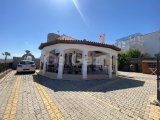 BAHÇELI'DE DENIZ VE VADI MANZARALI, ÖZEL HAVUZLU VE GÜNEŞ ENERJILI 3 YATAK ODALI DEĞERINDE VILLA