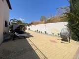 BAHÇELI'DE 'A MÜSTAKIL 3 YATAK ODALI, 3 BANYOLU VILLA, GENIŞ BAHÇE, JAKUZI, DENIZ MANZARASI VE ORTAK HAVUZ