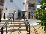 A ANAHTAR TESLIMI, 2 YATAK ODALI, 1,5 BANYOLU, ORTAK HAVUZLU VE BAHÇELI YARI MÜSTAKIL ŞEHIR EVI, CATALKÖY, KYRENIA'DA