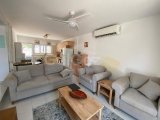 A ANAHTAR TESLIMI, 2 YATAK ODALI, 1,5 BANYOLU, ORTAK HAVUZLU VE BAHÇELI YARI MÜSTAKIL ŞEHIR EVI, CATALKÖY, KYRENIA'DA