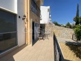 A ANAHTAR TESLIMI, 2 YATAK ODALI, 1,5 BANYOLU, ORTAK HAVUZLU VE BAHÇELI YARI MÜSTAKIL ŞEHIR EVI, CATALKÖY, KYRENIA'DA