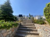 A ANAHTAR TESLIMI, 2 YATAK ODALI, 1,5 BANYOLU, ORTAK HAVUZLU VE BAHÇELI YARI MÜSTAKIL ŞEHIR EVI, CATALKÖY, KYRENIA'DA
