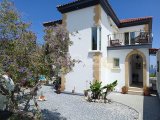 Satılık Villa-Karşıyaka, Girne