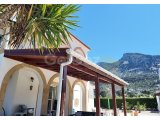 Satılık Villa-Karşıyaka, Girne