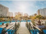 LONGBEACH'TE LÜKS BİR TATİL KÖYÜNDE 2 YATAK ODALI DAİRE / 165.000 £