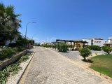 A, GENİŞ BAHÇELİ, ÜST KAT TERASLI VE TESİS İÇİ OLANAKLARI OLAN, 3 YATAK ODALI, 2 BANYOLU, ŞİRİN VİLLA – TATLISU