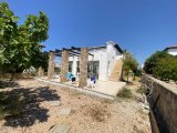 A, GENİŞ BAHÇELİ, ÜST KAT TERASLI VE TESİS İÇİ OLANAKLARI OLAN, 3 YATAK ODALI, 2 BANYOLU, ŞİRİN VİLLA – TATLISU