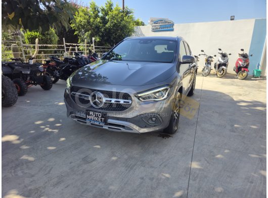 MERCEDES GLA200D