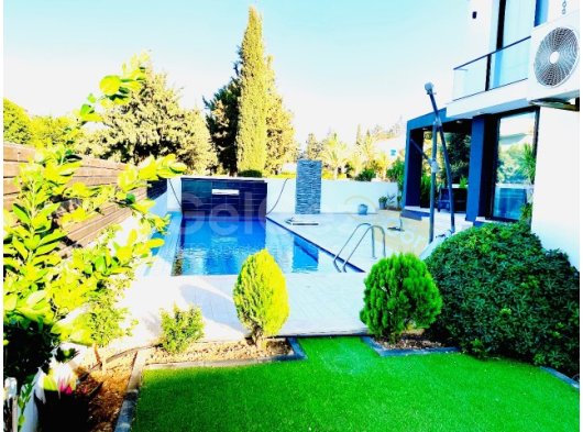 #KİRALIK!! (ŞOK FİYAT !!???? Satılık Opsyonlu)Lüks Villa | Alsancak - Çıkartma Plajı / Escape Beach Üstü Girne’nin en çok tercih edilen bölgelerinden Alsancak’t