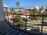 GİRNE MERKEZ HAVUZLU SİTE İÇİERİSİNDE MANZARALI GENİŞ BALKONLU YENİ 1+1