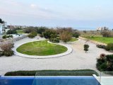 GİRNE LAPTA'DA KİRALIK MUHTEŞEM LUKS, DENİZ VE DAĞ MANZARALI, İZOLE SAKİN, HUZURLU HAVUZLU VİLLA