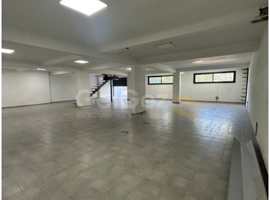 Girne Çatalköy; Cratos Hotel Civarı, 250 m2 Depo