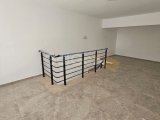 Magusa/canakkale bölgesinde kiralik sendeli dükkan (ofis) Wc+mutfak En islek cadde avm ye 5 dk mesafede 1000 £ den aylik ödemeli Yaklasik 75 m2 D9 05338315976