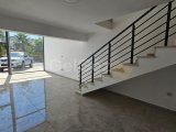 Magusa/canakkale bölgesinde kiralik sendeli dükkan (ofis) Wc+mutfak En islek cadde avm ye 5 dk mesafede 1000 £ den aylik ödemeli Yaklasik 75 m2 D9 05338315976