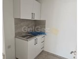 Magusa/canakkale bölgesinde kiralik sendeli dükkan (ofis) Wc+mutfak En islek cadde avm ye 5 dk mesafede 1000 £ den aylik ödemeli Yaklasik 75 m2 D9 05338315976