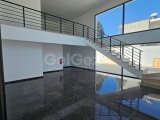 Magusa canakkale bölgesinde kiralik sendeli dükkan (ofis) Wc+mutfak En işlek cadde avm ye 5 dakika mesafede 1200 £ den Aylik ödemeli 80 m2 D 11 05338315976
