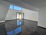 Magusa canakkale bölgesinde kiralik sendeli dükkan (ofis) Wc+mutfak En işlek cadde avm ye 5 dakika mesafede 1200 £ den Aylik ödemeli 80 m2 D 11 05338315976