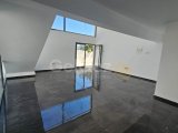 Magusa canakkale bölgesinde kiralik sendeli dükkan (ofis) Wc+mutfak En işlek cadde avm ye 5 dakika mesafede 1200 £ den Aylik ödemeli 80 m2 D 11 05338315976
