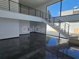 Magusa canakkale bölgesinde kiralik sendeli dükkan (ofis) Wc+mutfak En işlek cadde avm ye 5 dakika mesafede 1200 £ den Aylik ödemeli 80 m2 D 11 05338315976