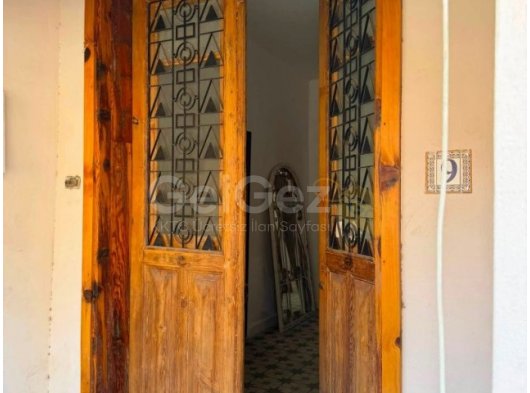 Lefkoşa Çağlayan Bölgesinde Müstakil Bahçeli Moderin Surlar Evi Kiralık