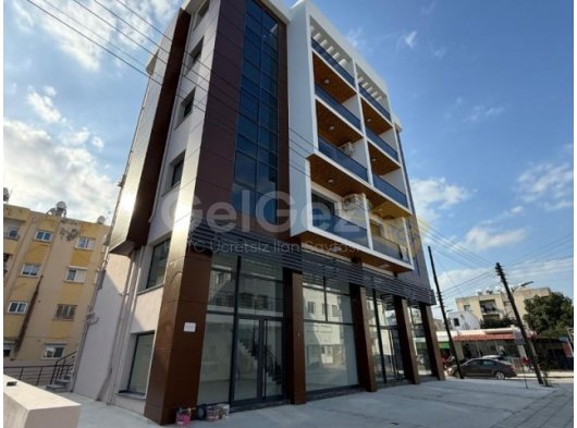 KÜÇÜKKAYMAKLI'DA, ÇOK MERKEZİ KONUMDA, DURAKLARA, MARKETLERE VE SOSYAL MEKANLARA YAKIN, 2+1, HER ODASI INVERTER KLİMALI, EŞYASIZ, ASANSÖRLÜ, BALKONLU YENİ B