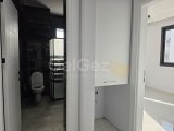 KÜÇÜKKAYMAKLI'DA, ÇOK İŞLEK BİR CADDE ÜZERİNDE, İKİ TARAFTAN YOLA CEPHESİ OLAN KÖŞE ARSA ÜZERİNDE, 2+1, HER ODASI KLİMALI, 1NCİ KATTA, 85 METREKARE, YENİ Bİ