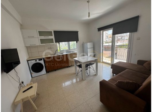 GAZİMAĞUSA MERKEZ 1+1 ARA KAT TEMİZ EŞYALI KİRALIK DAİRE