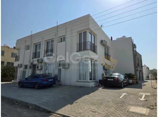 HAMİTKÖY'DE, 85 METREKARE, 2+1, FUL YENİ EŞYALI, HER ODASI KLİMALI, YATAK ODALARINDA ÇİFT KİŞİLİK YATAKLAR, İKİ KATLI YENİ BİTMİŞ APARTMANIN ZEMİN KATINDA,