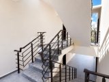 Girne Merkez'de Sıfır Lüks Site İçinde Full Eşyalı Ortak Havuzlu Kiralık 2+1 Daire (Bahçe ve Teras Opsıyonu mevcut)