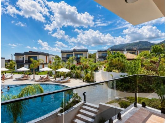 Girne Merkez'de Sıfır Lüks Site İçinde Full Eşyalı Ortak Havuzlu Kiralık 2+1 Daire (Bahçe ve Teras Opsıyonu mevcut)