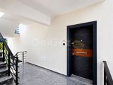 Girne Merkez'de Sıfır Lüks Site İçinde Full Eşyalı Ortak Havuzlu Kiralık 2+1 Daire (Bahçe ve Teras Opsıyonu mevcut)