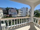 Yeni Nusmar Marketinin Arkasında, Girne'de Kiralık Güzel 3 Yatak Odalı Daire