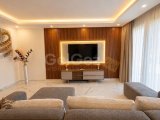 Girne Merkez Eziç Premier Yakını Lüks Sıfır Site İçi Deniz ve Dağ Manzaralı Kiralık 3+1 İkiz Villa