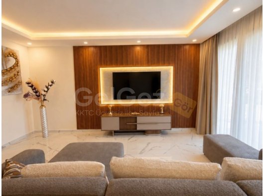 Girne Merkez Eziç Premier Yakını Lüks Sıfır Site İçi Deniz ve Dağ Manzaralı Kiralık 3+1 İkiz Villa